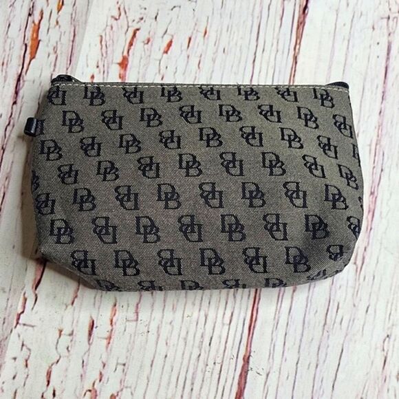 Dooney & Bourke Black Signature Pattern Shoulder Bag with Accessories - Picture 5 of 15